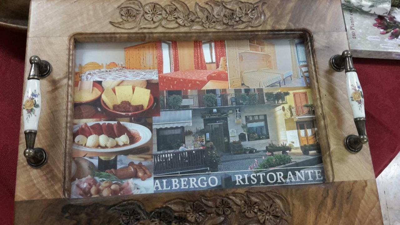 Albergo Ristorante Centro Vico Canavese Exterior photo