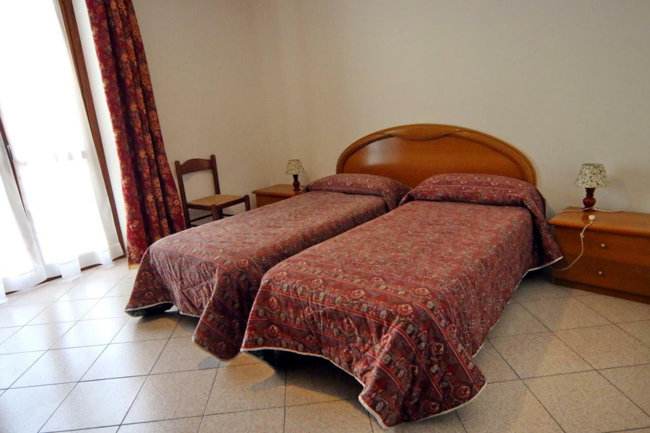 Albergo Ristorante Centro Vico Canavese Exterior photo